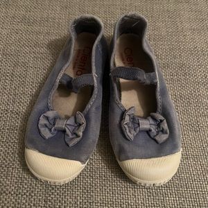 Cienta shoes size 28 (6.7”)